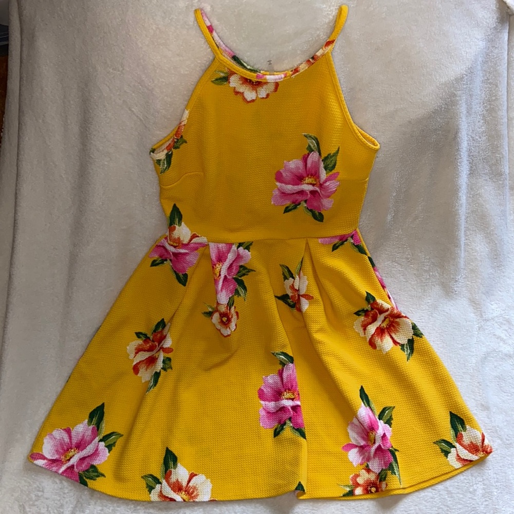 ❤️‍🔥2/$12 Yellow floral dress!